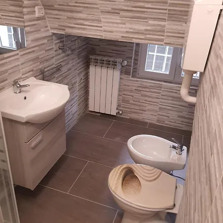 Casa Paradigna 招待所 3*