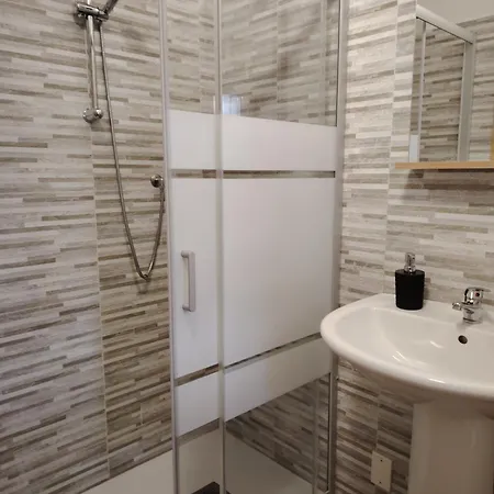 Casa Paradigna Pensión 3*